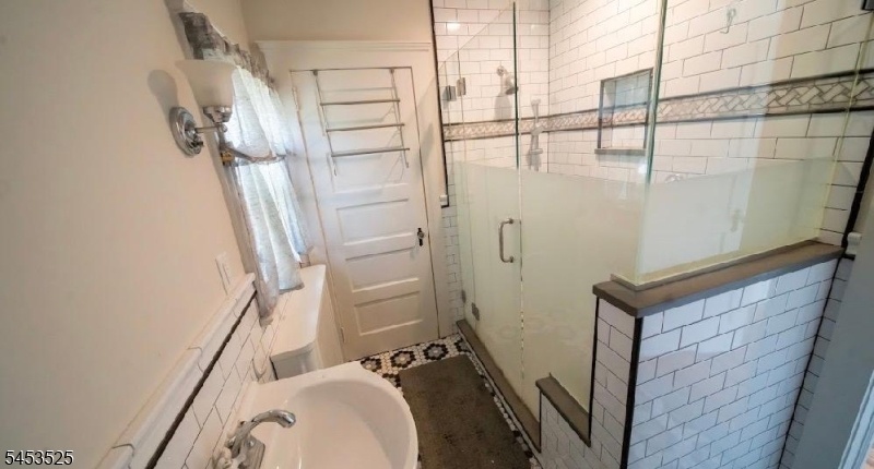 2nd full bath on 2nd floor