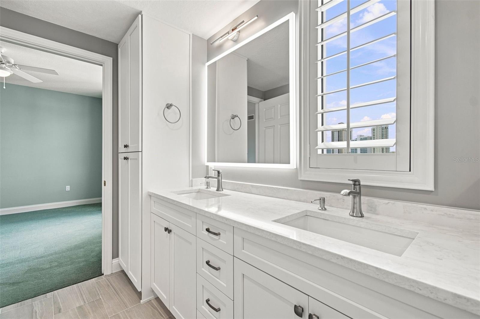 Dual vanities