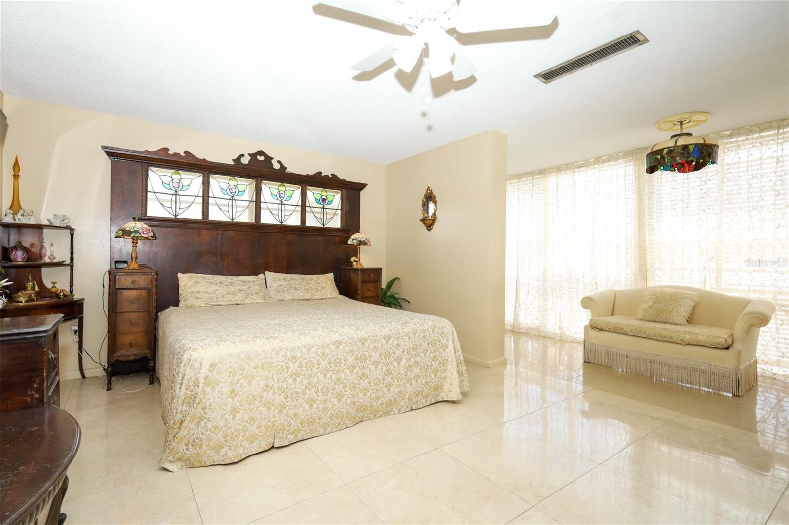 Abundance of natural light