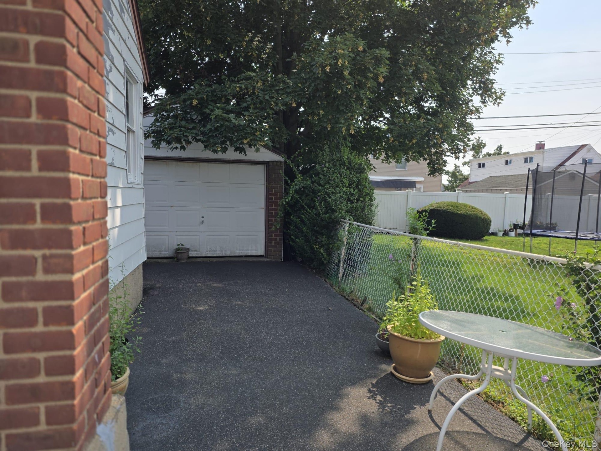 Side Entrance / Detached Garage