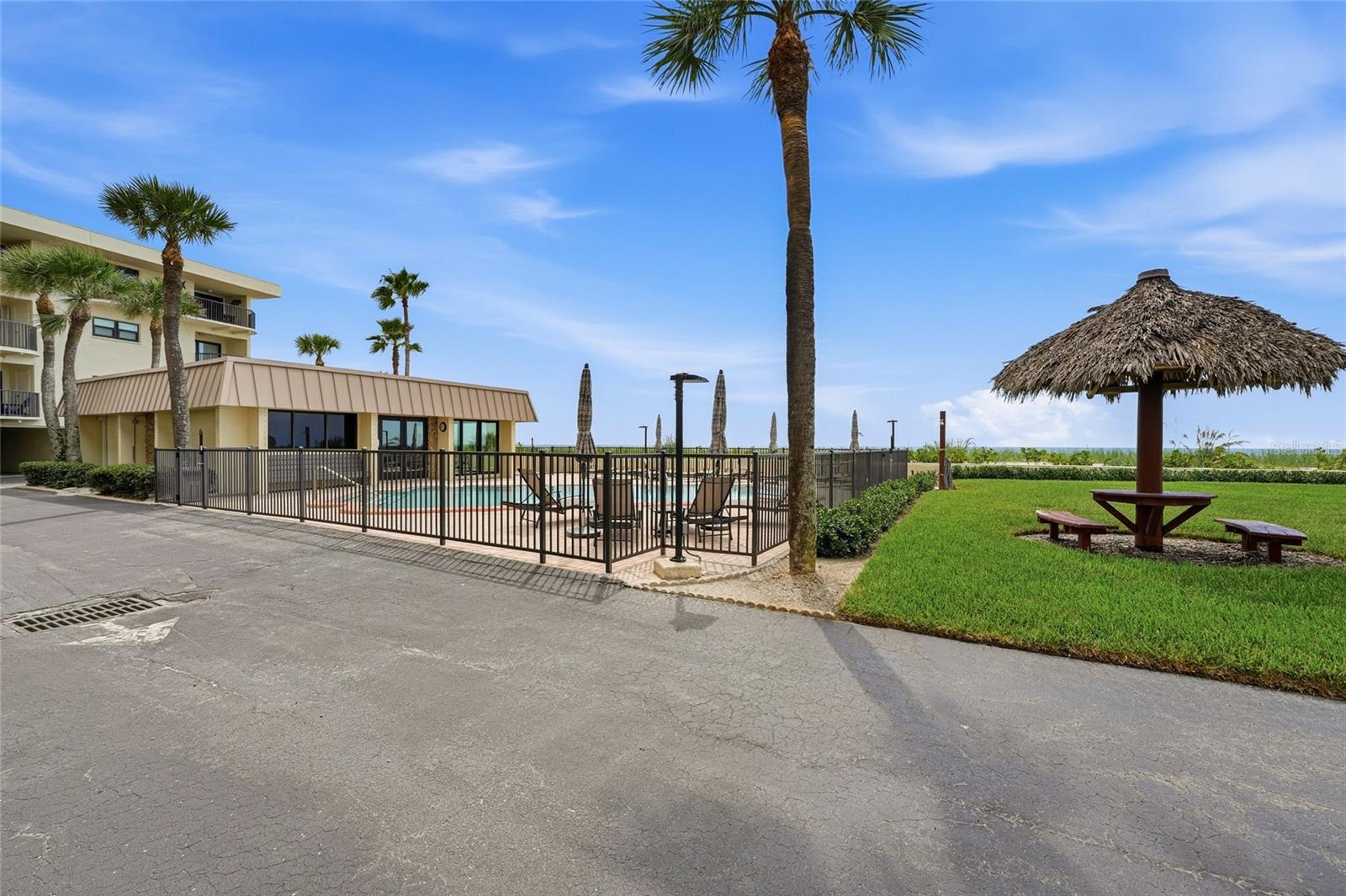Grounds with tiki hut/palapa