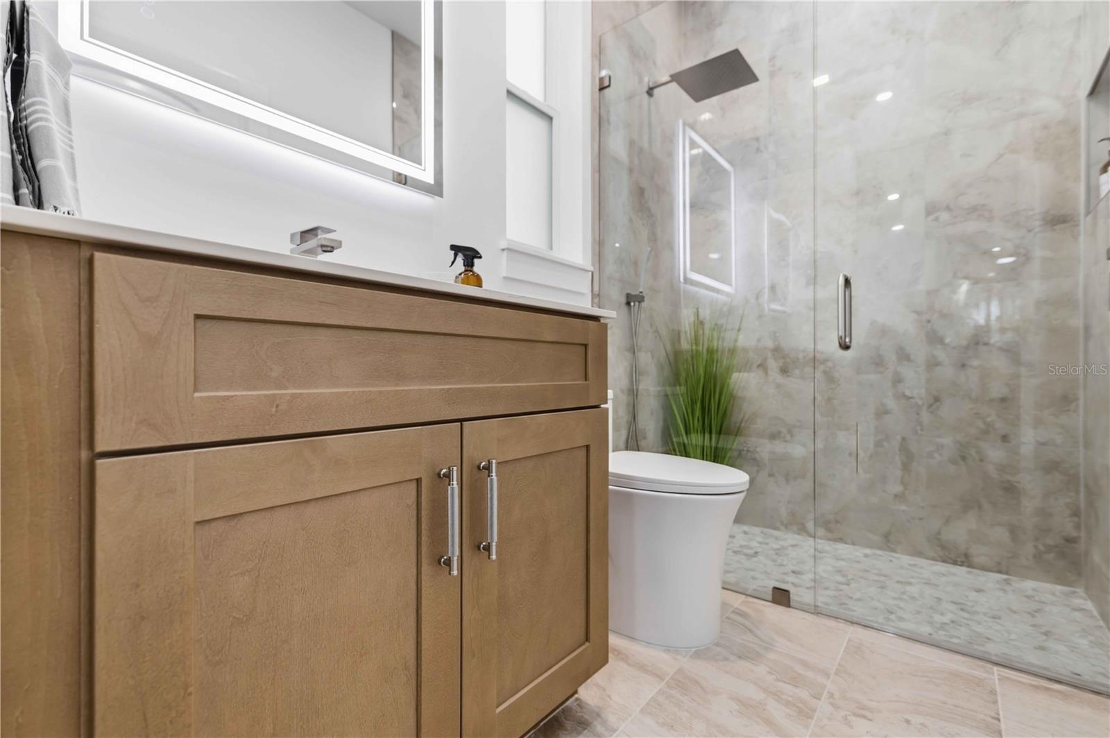 Jack-n-Jill Bath