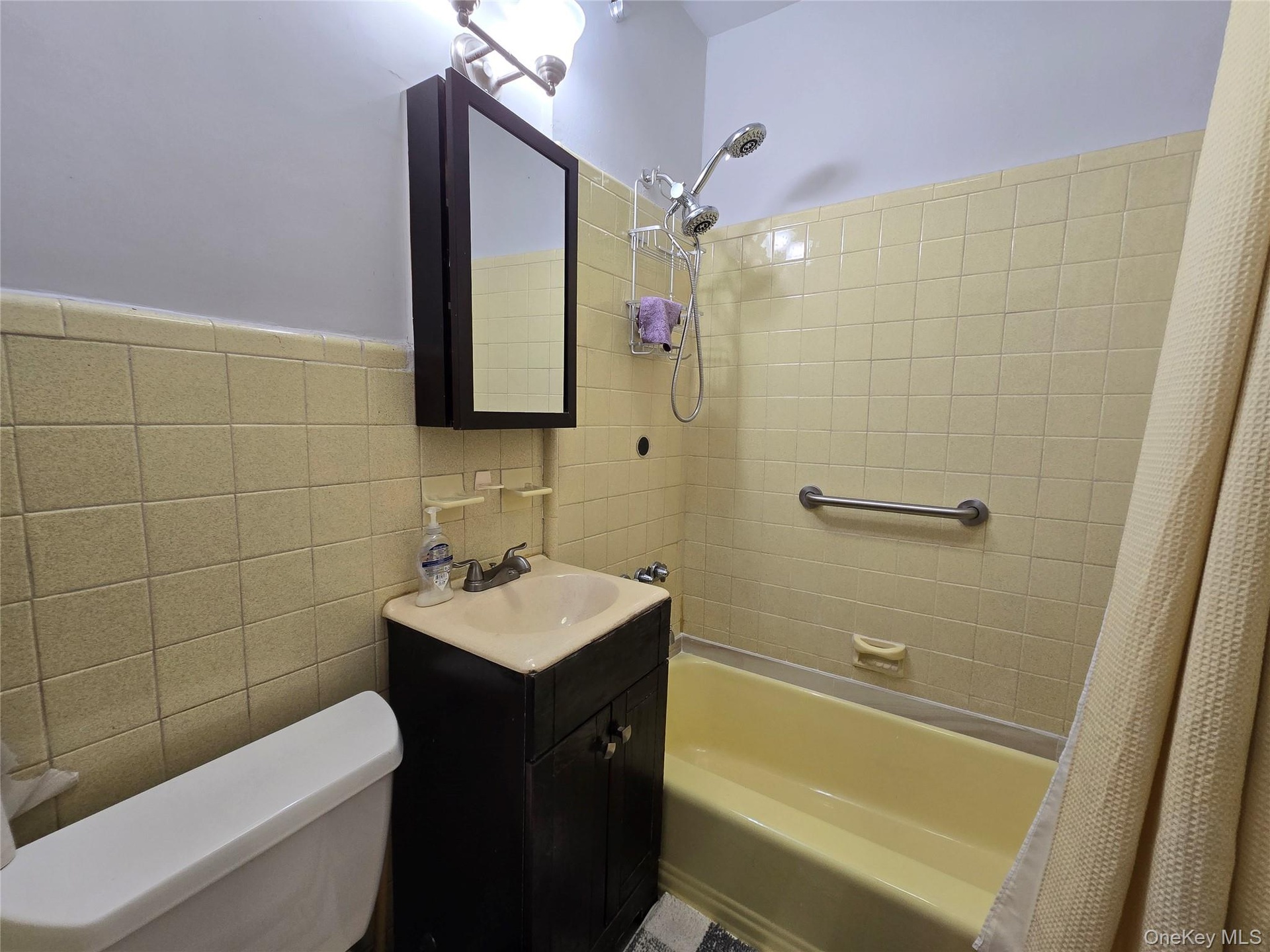 1st Floor Full Bath