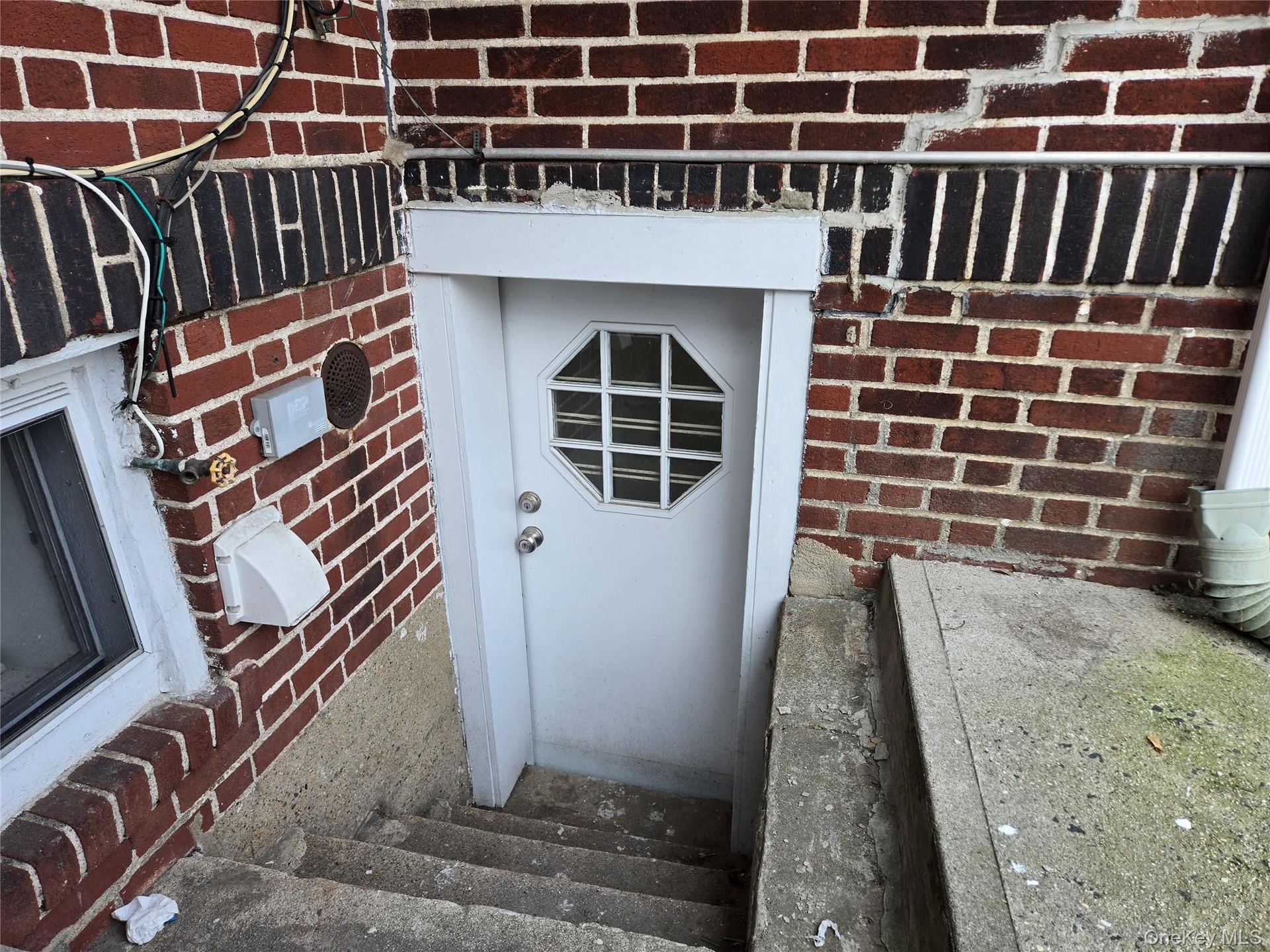 Entry to Ground Floor