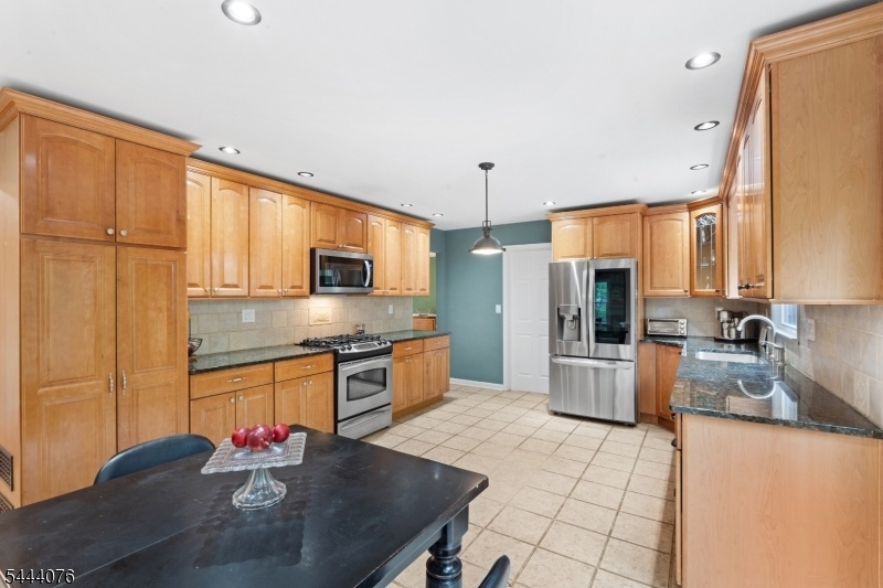 Eat in Kitchen