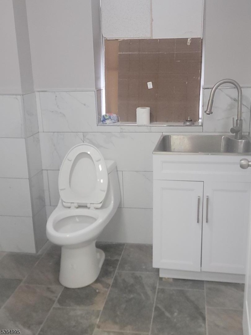 Customers' restroom 1st floor