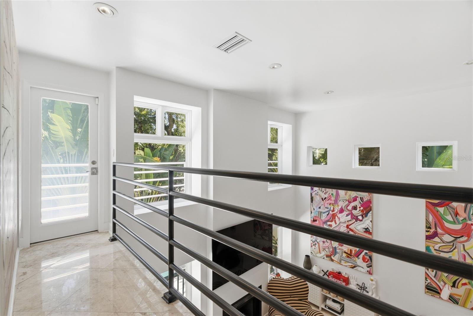 Upper landing to 2nd level balcony
