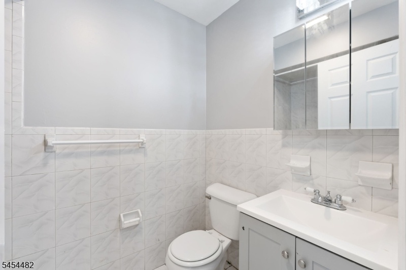 Bathroom Unit 2