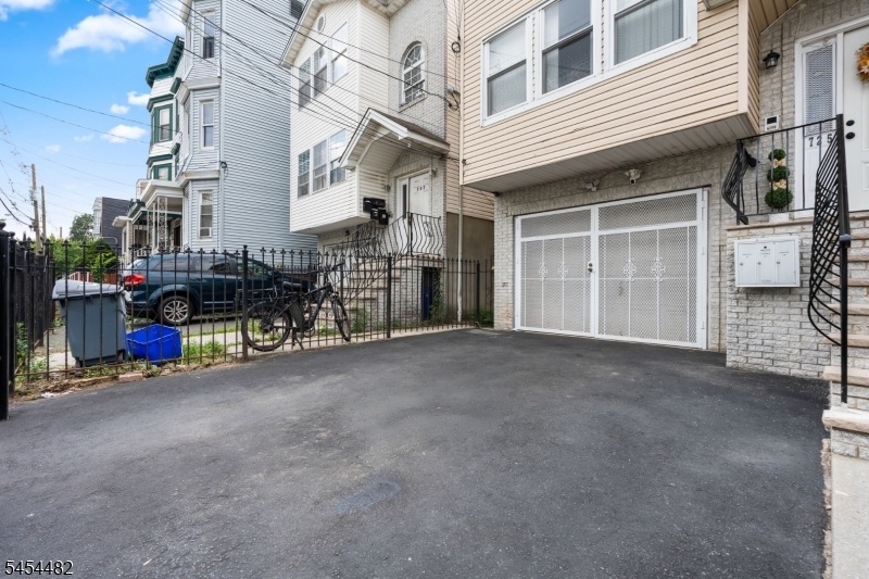 2 Car Garage