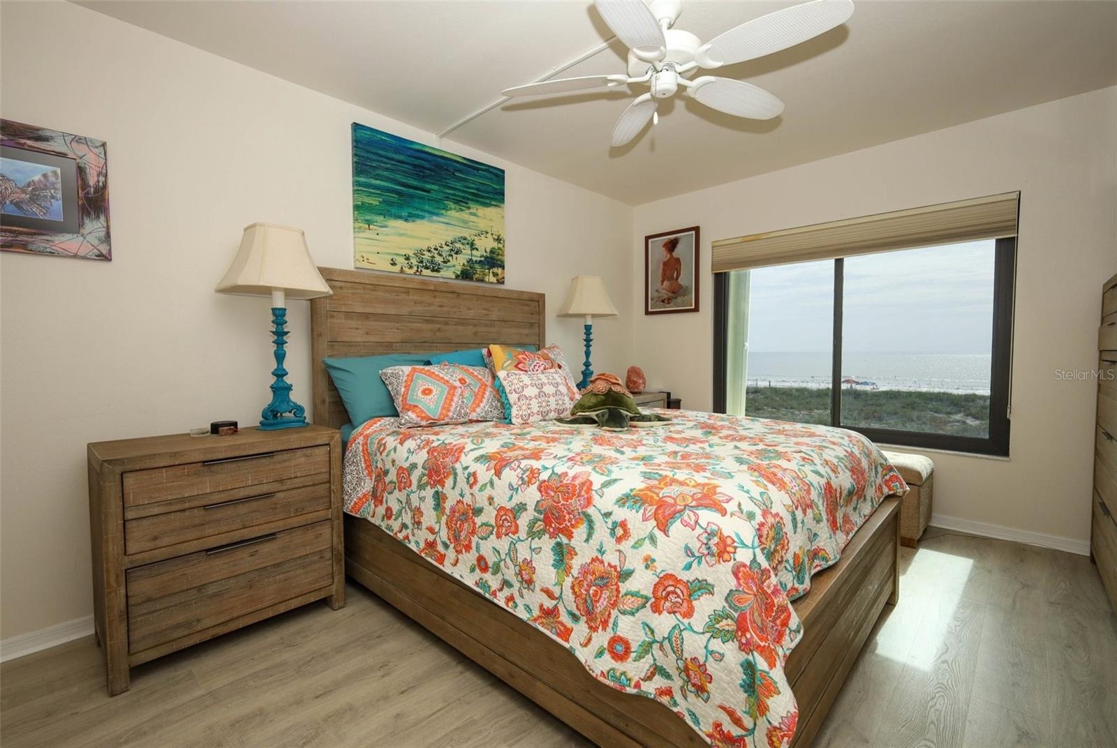 Master Bedroom - Alt View