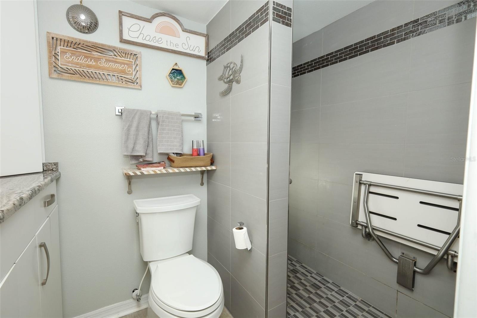 Master Bathroom - Alt View