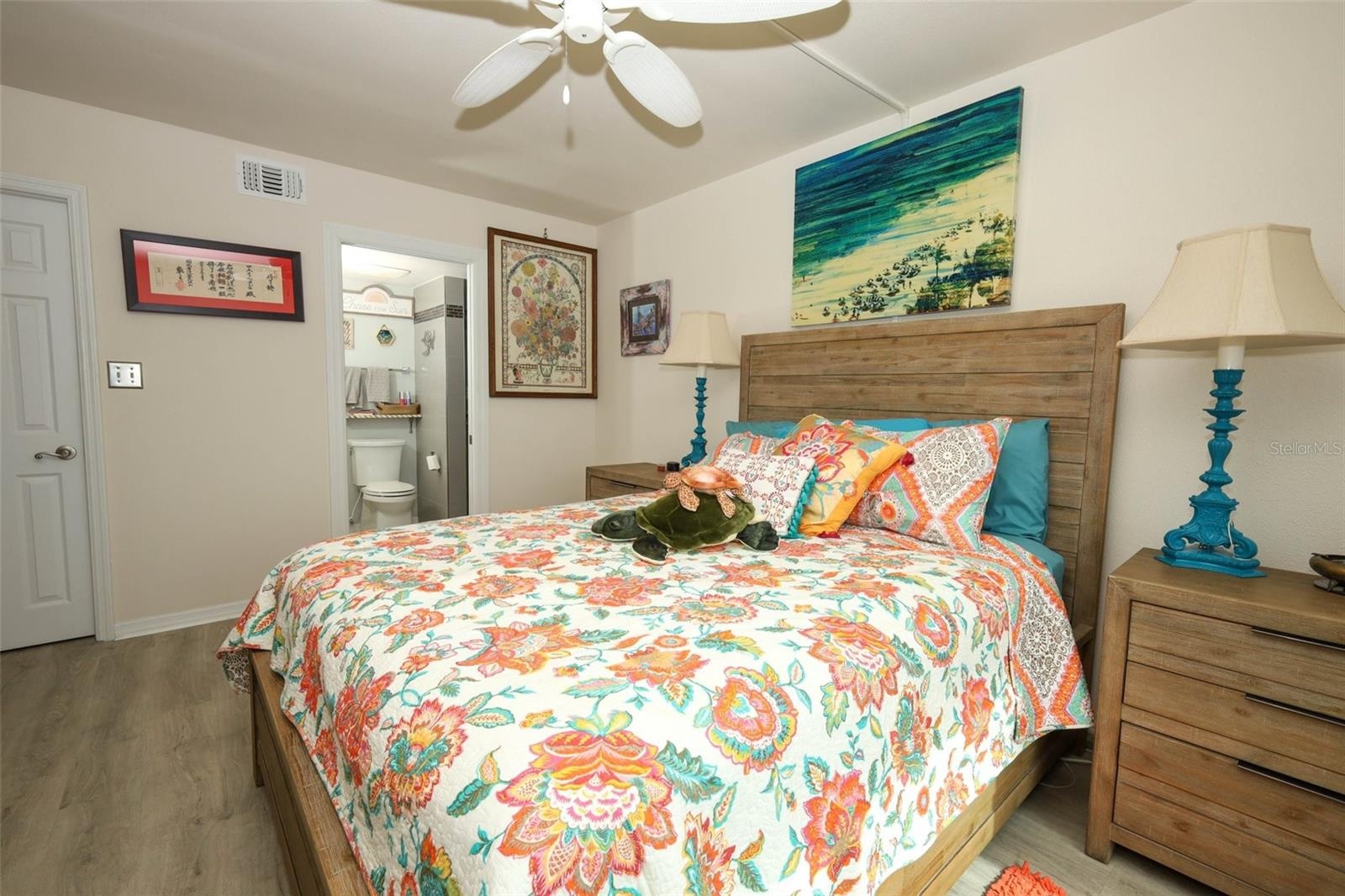 Master Bedroom - Alt View