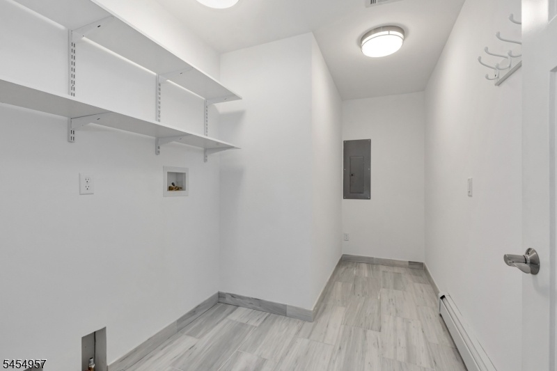 Pantry/Laundry