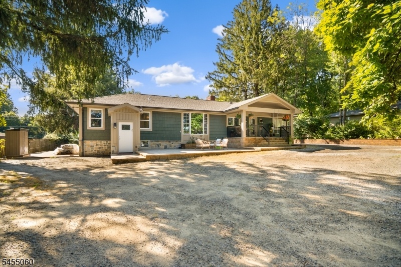 Separate rear entryway