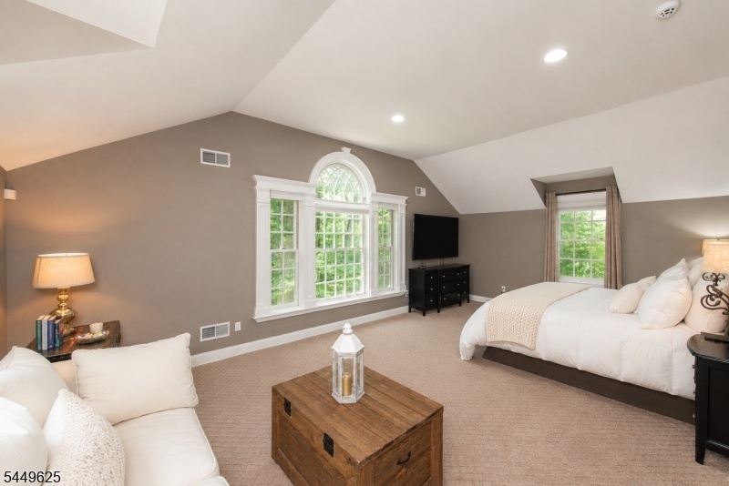 Primary Suite (Bedroom #1)