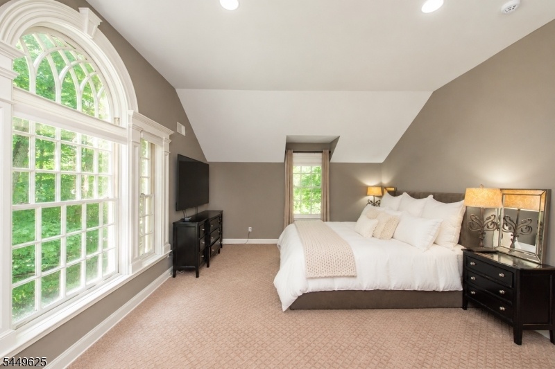 Primary Suite (Bedroom #1)