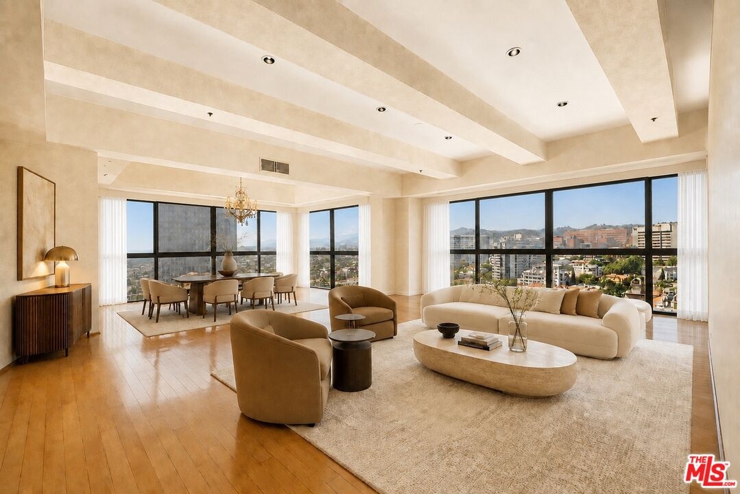 Living room w stunning Views |