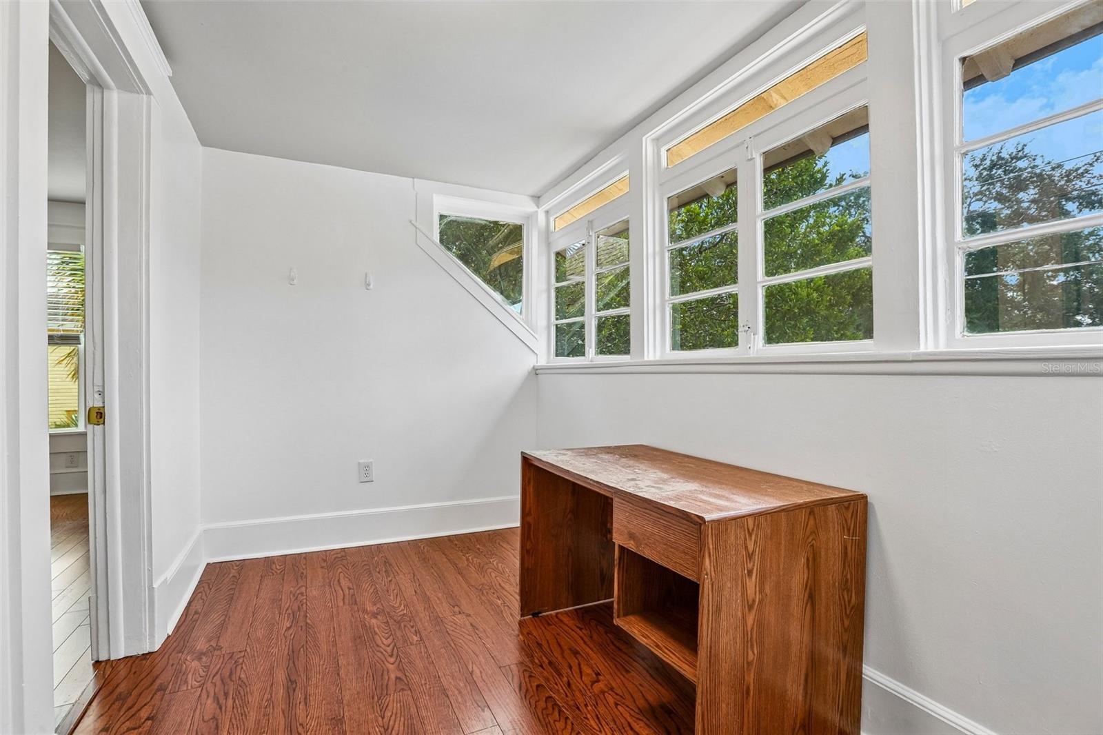 Bonus room accessible by both upstairs bedrooms