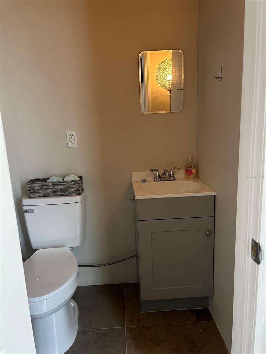 1/2 bath in 3rd guest bedroom