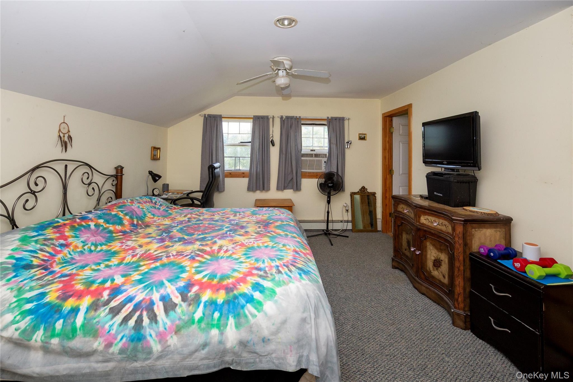 1 bedroom with bath in the upper right corner.