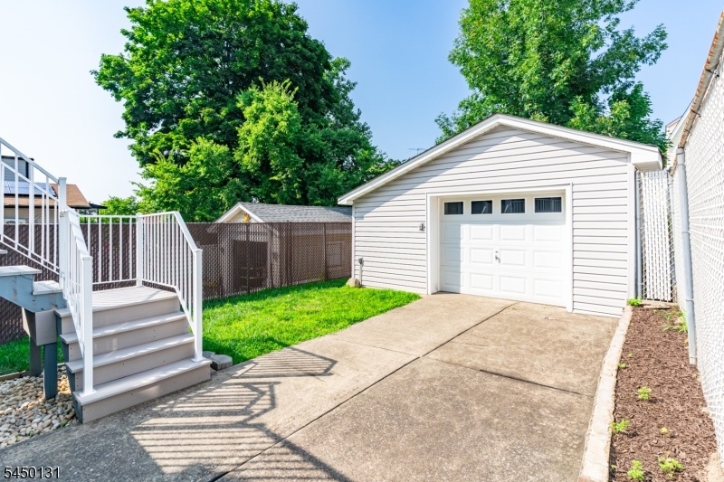 Detached Garage