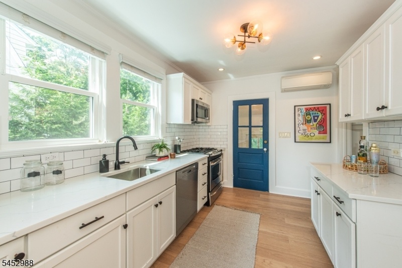 Modern Kitchen