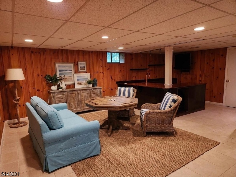 Basement/Virtually Staged