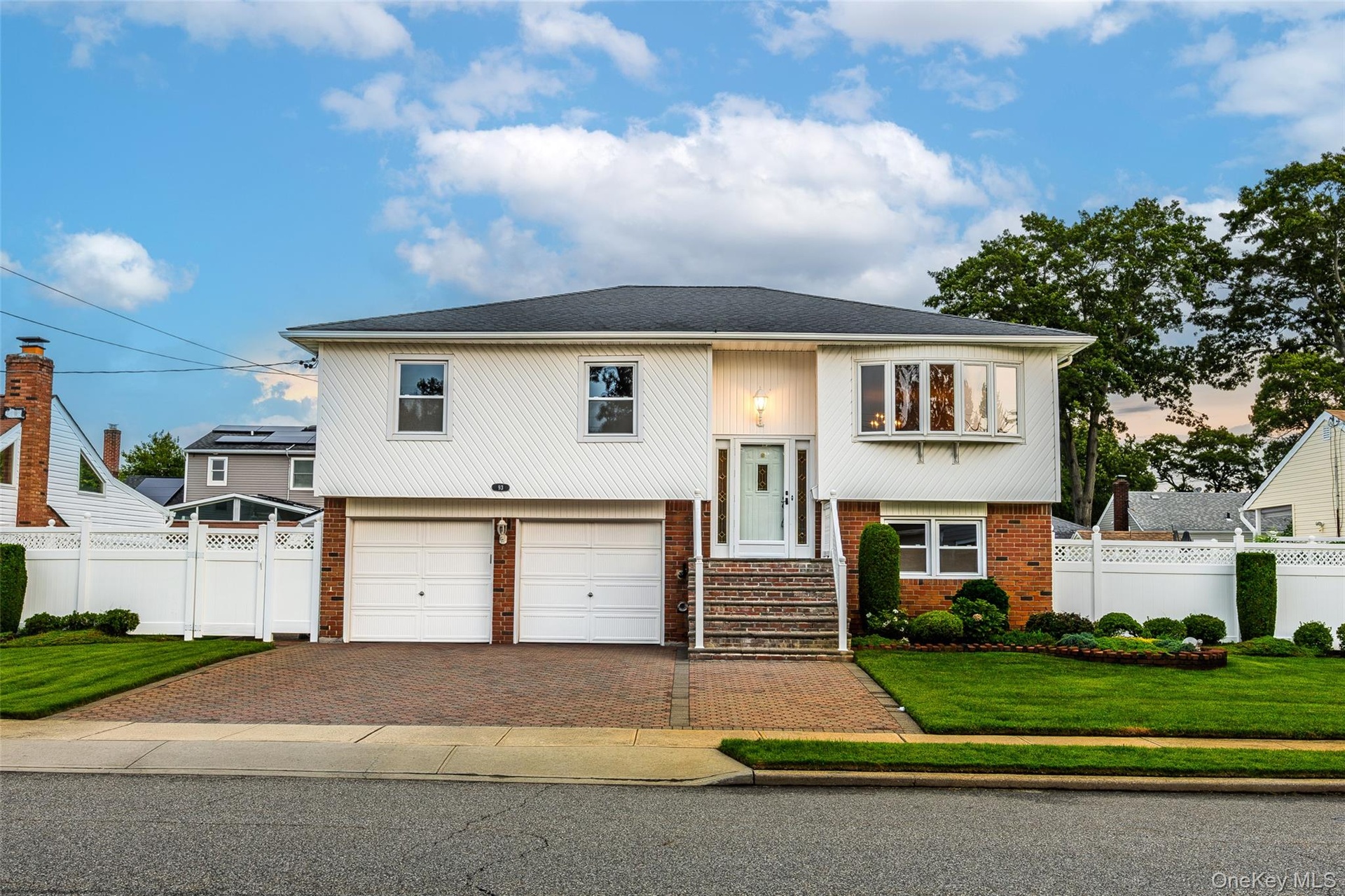Beautiful 80x100 property, front unilock pavers 2-car driveway and garage