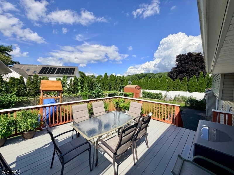 Modern Deck