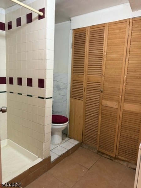 BATHROOM BASEMENT