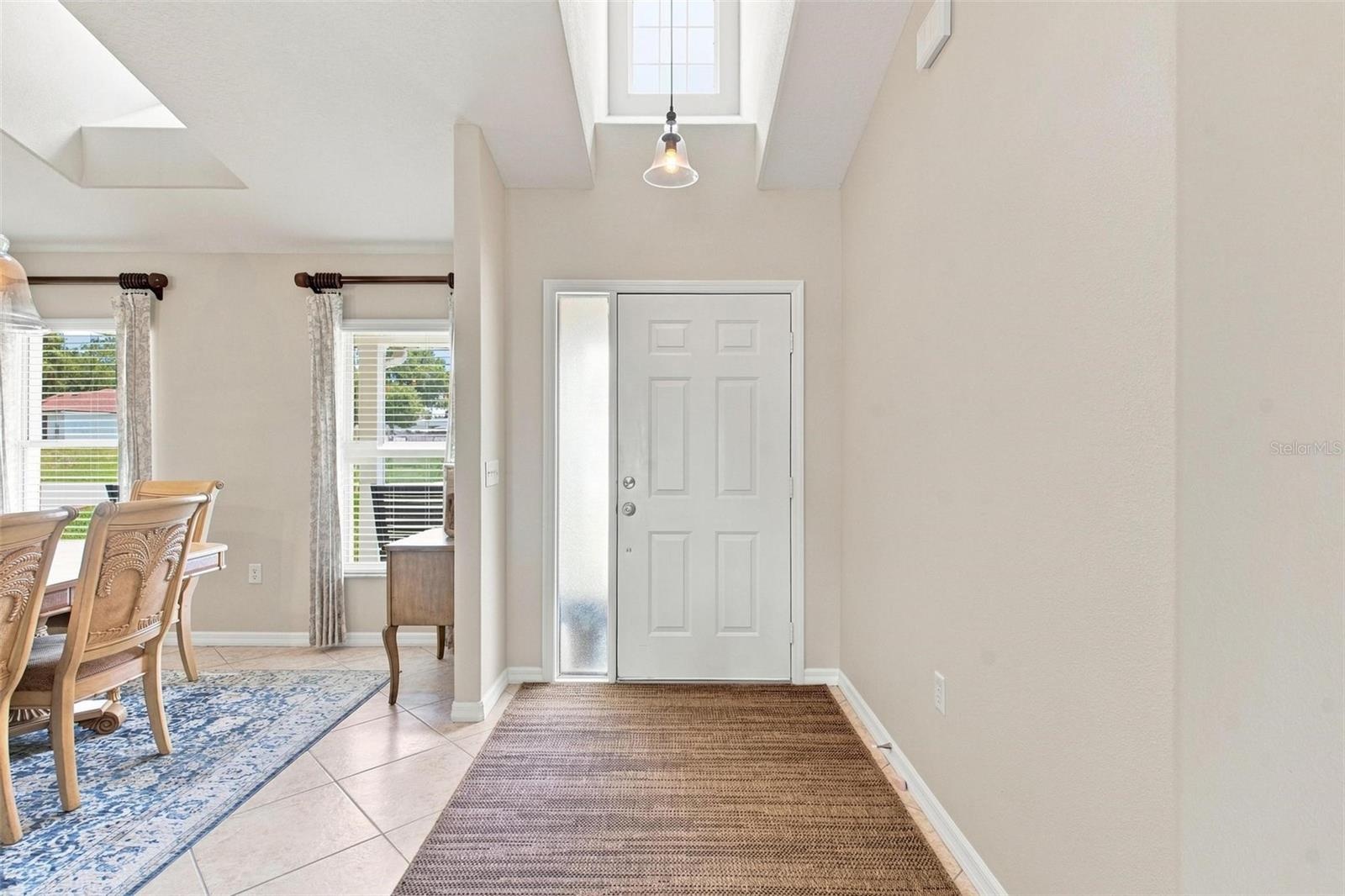 Foyer / Entrance