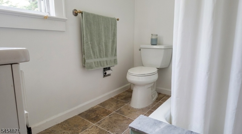 2nd Floor Bathroom