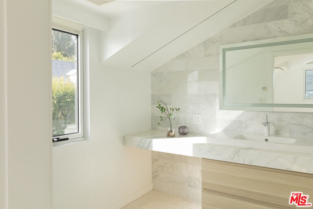 Master 2 bath