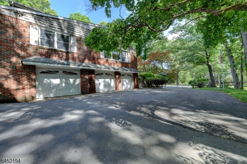3-car Garage