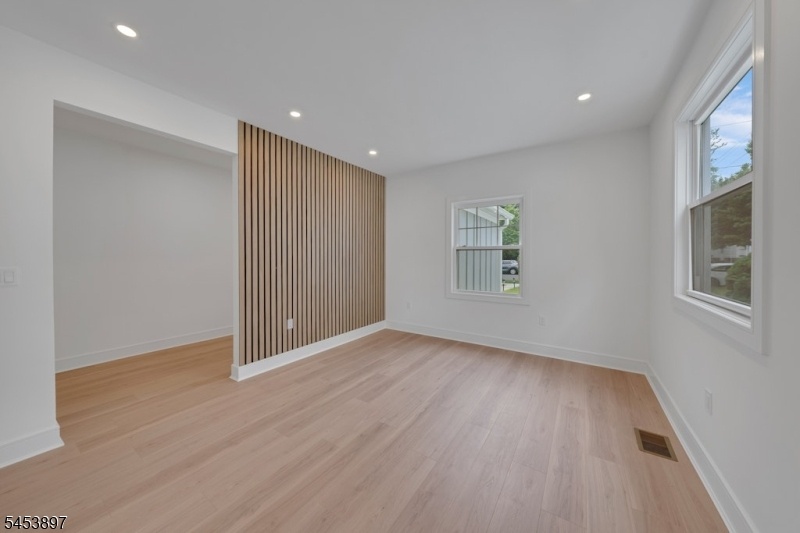 Living Room?Kitchen