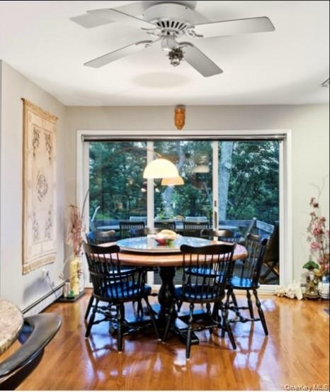 Dining table, sliders to deck