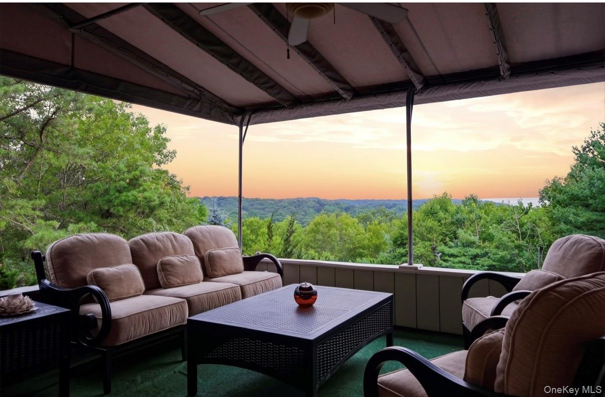 2nd Floor balcony