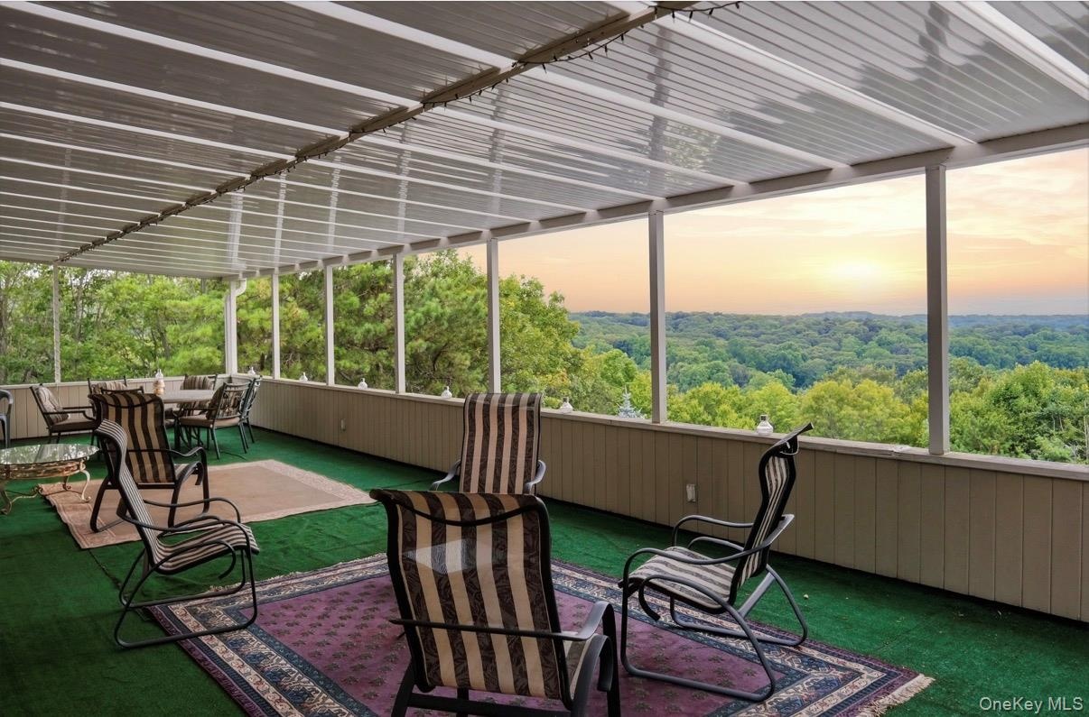 3rd floor balcony