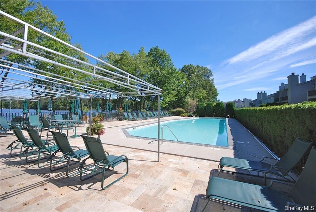 Community pool