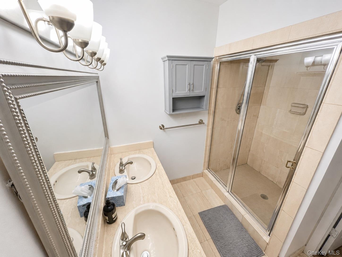 2nd Floor hall bath