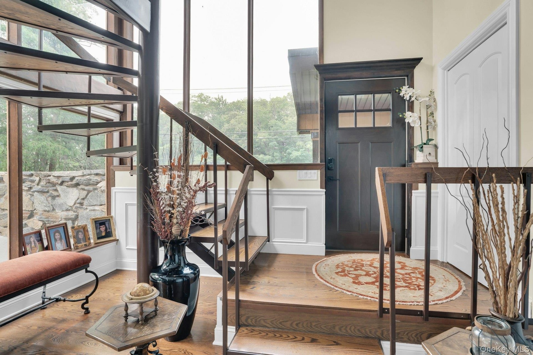 Mid-centurt modern foyer.