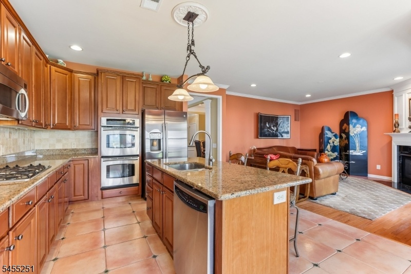 Kitchen/Den