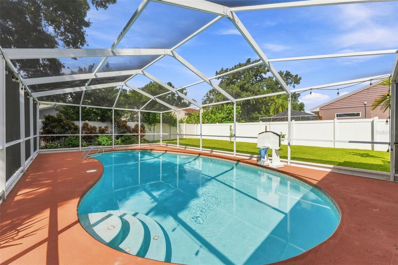 Spacious Pool