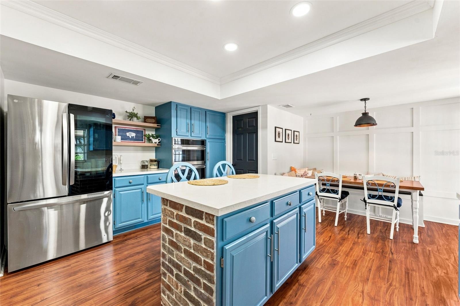 Bright & Inviting Kitchen