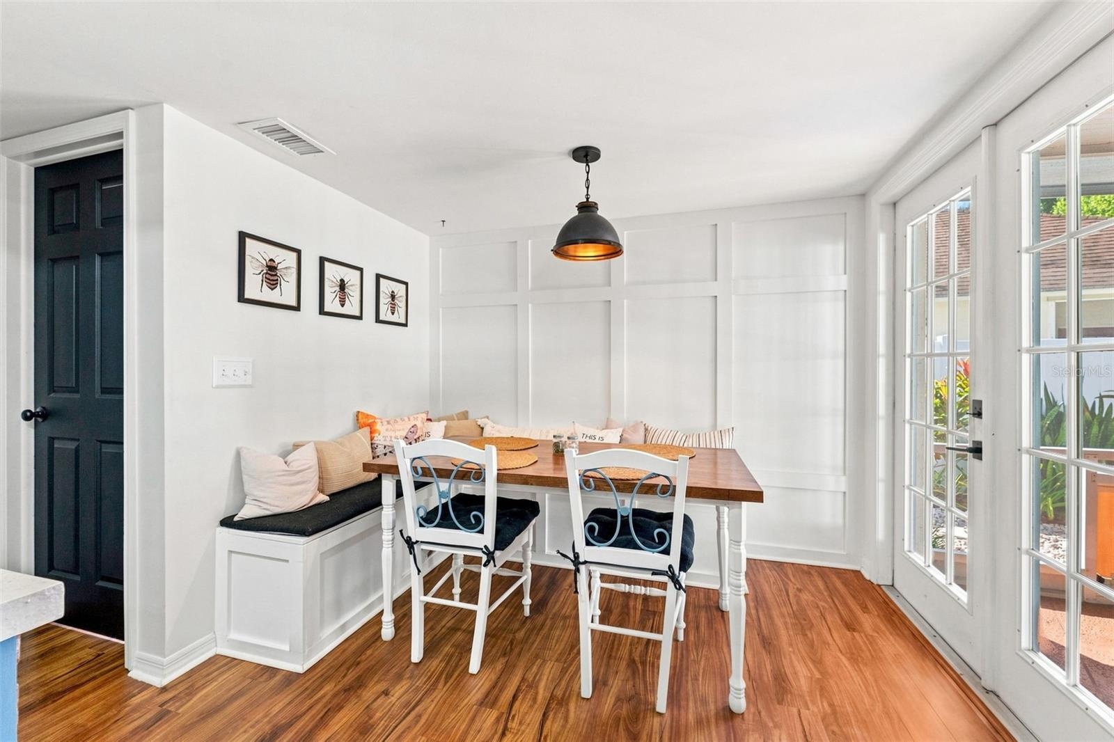 Kitchen Dining Area
