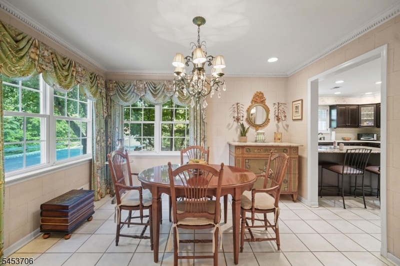 Breakfast Room