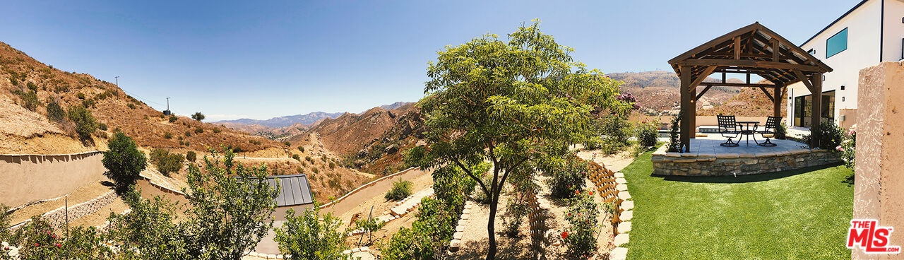 20 acres to enjoy and explore