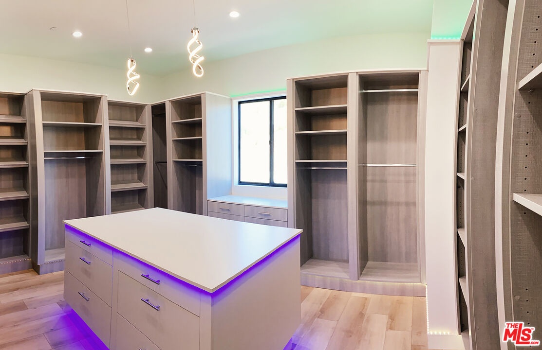 changing colors master walk-in
