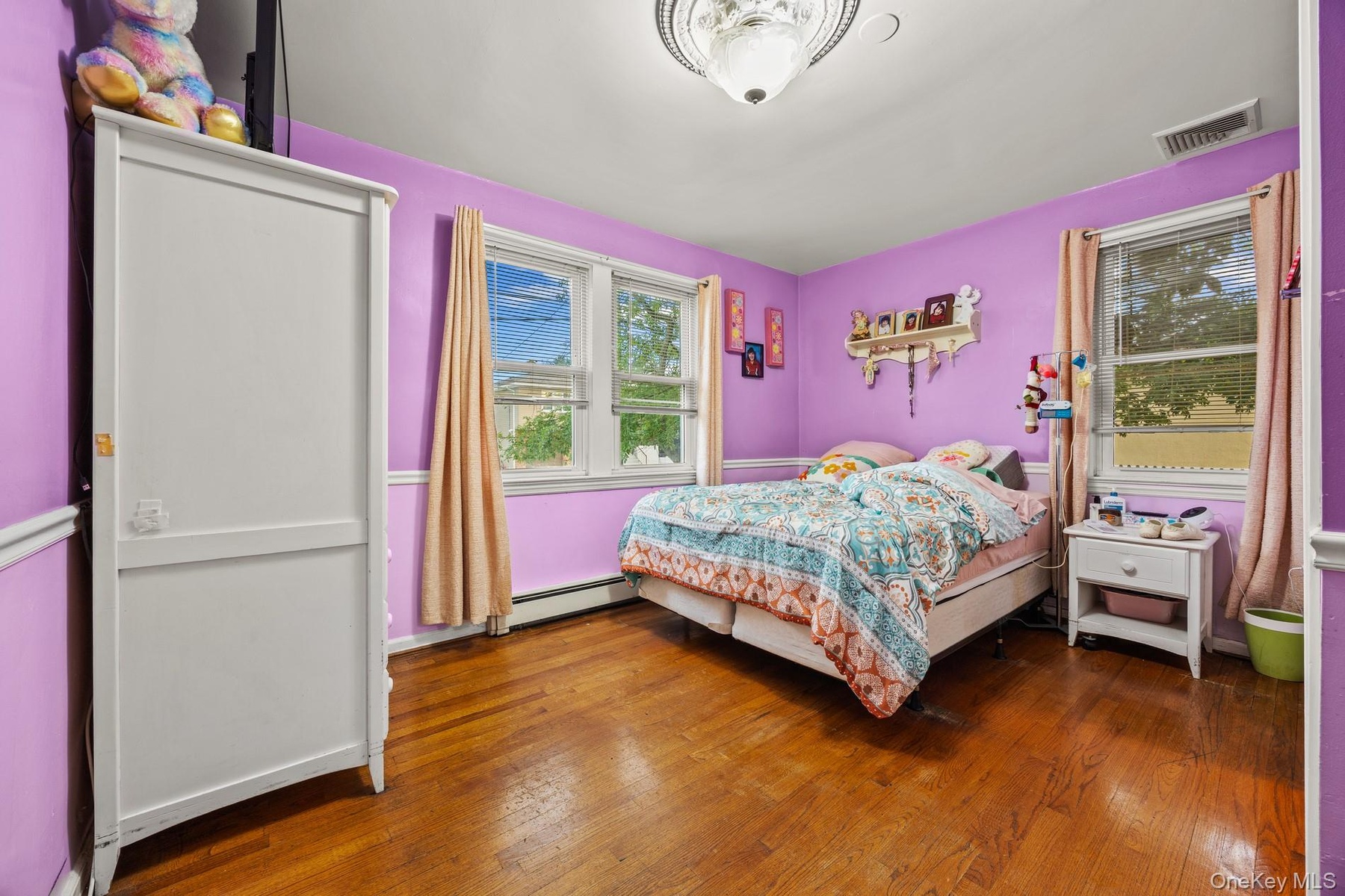 1st Floor Primary Bedroom with en-suite bathroom.