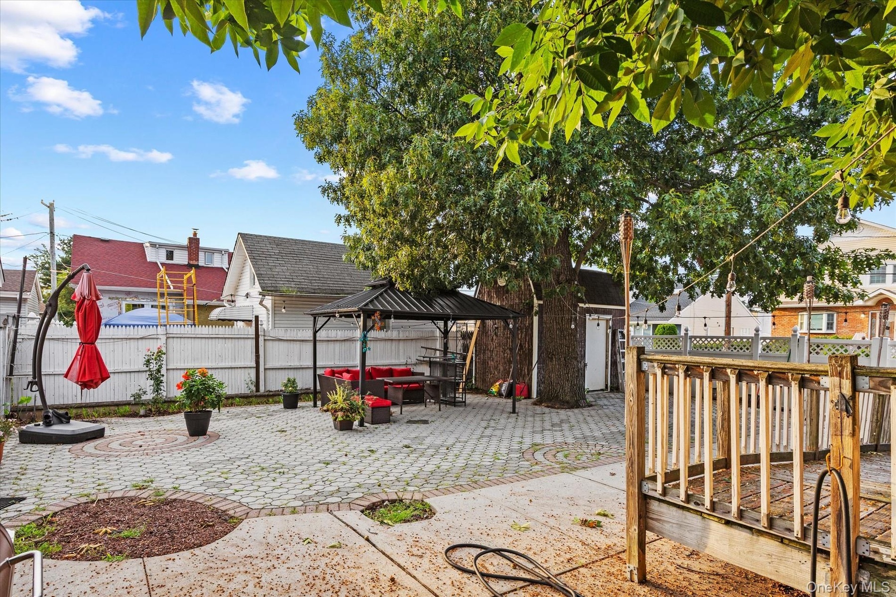 Huge Yard. Endless possibilities.
